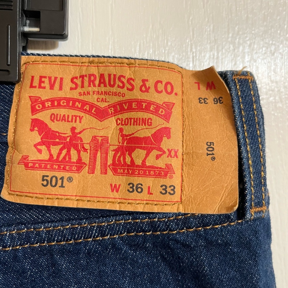 NWOT Levi's Men's 501  36x33 Blue Jeans